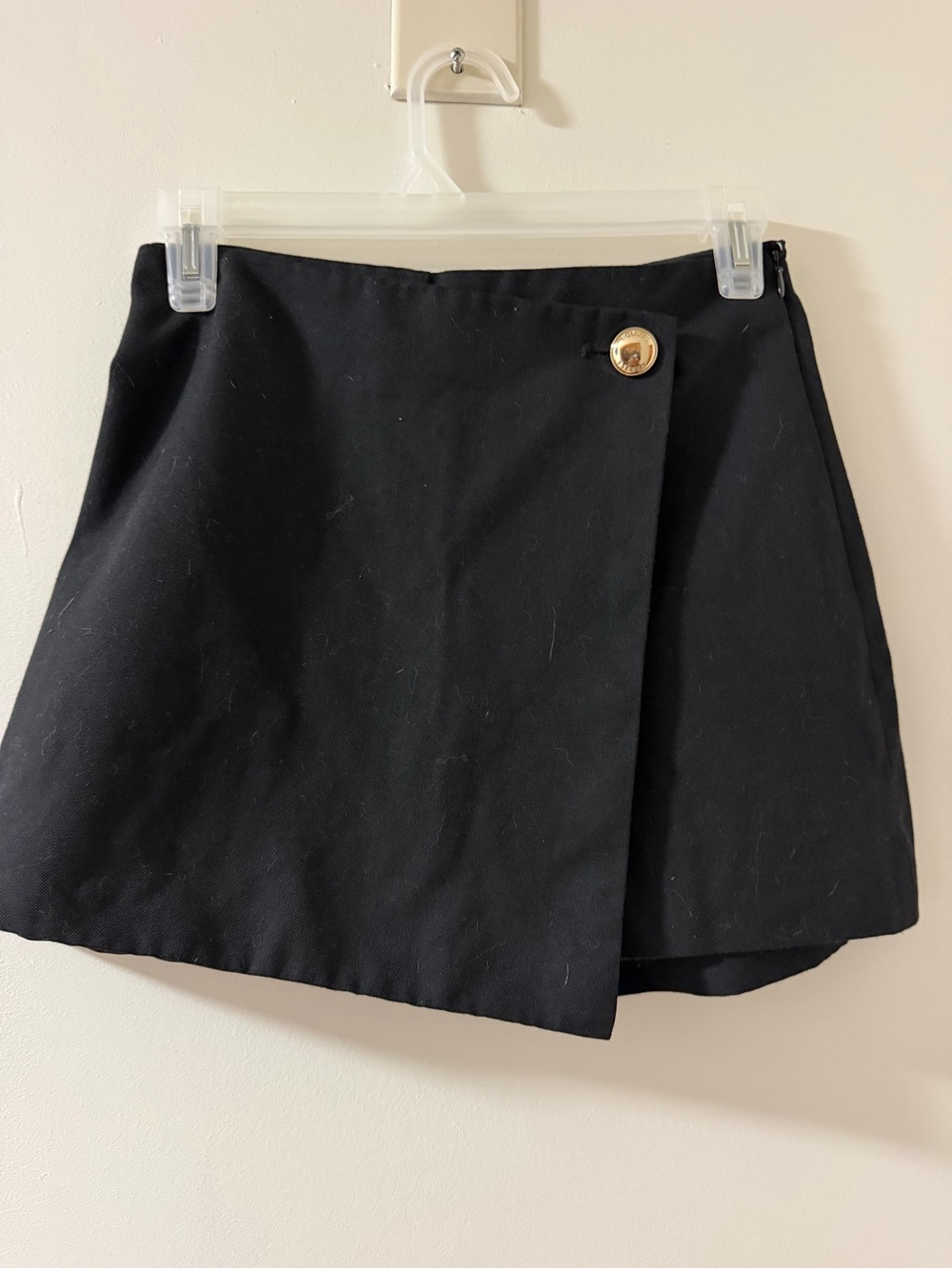 H&M Wrap Skort Women Size 2 Black Excellent Gold Button Mini Skirt Shorts